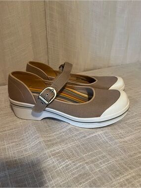 Dansko Vegan Mary Jane Clogs Taupe Comfort Shoes EU 38 US 7.5 Slip Resistant